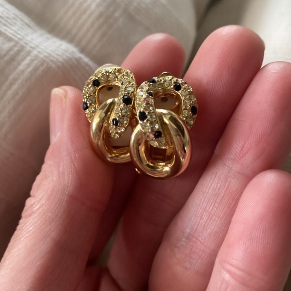 COPY - VINTAGE AUTH DIOR Vintage Clip earrings